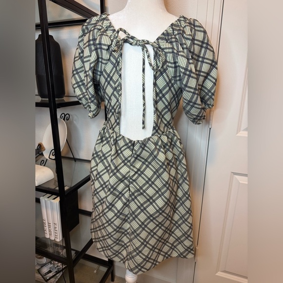 NWT LINE & DOT Lisa Puff Sleeve Short Mini Dress Green Plaid Size M - Picture 6 of 7